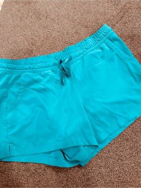 Old Navy Active Shorts splashing Teal 3” women Large